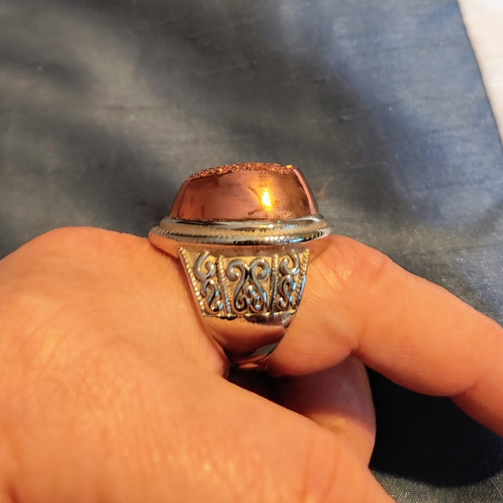 Ring - Picture 2 of 5